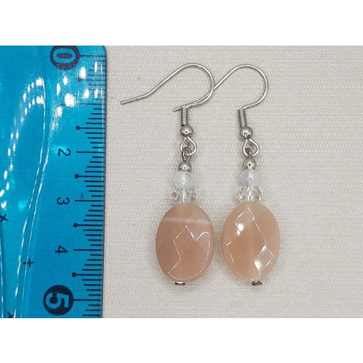 Holdkő formadíszített fülbevaló