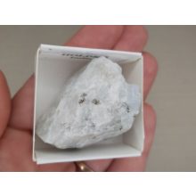 Holdkő nyers ásvány véletlenszerűen