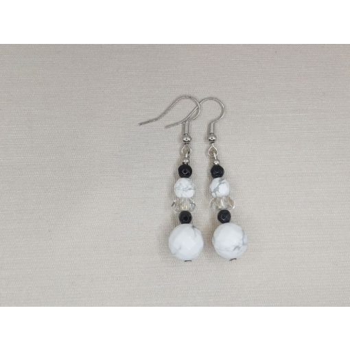 Howlit formadíszített füli