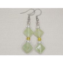 Jade formadíszített fülbevaló