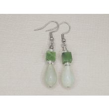 Jade formadíszített fülbevaló