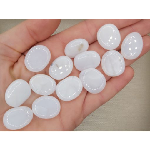 Fehér Jade marokkő lapos kicsi véletlenszerűen