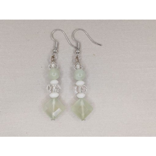 Jade formadíszített fülbevaló