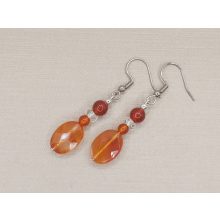 Karneol formadíszített fülbevaló
