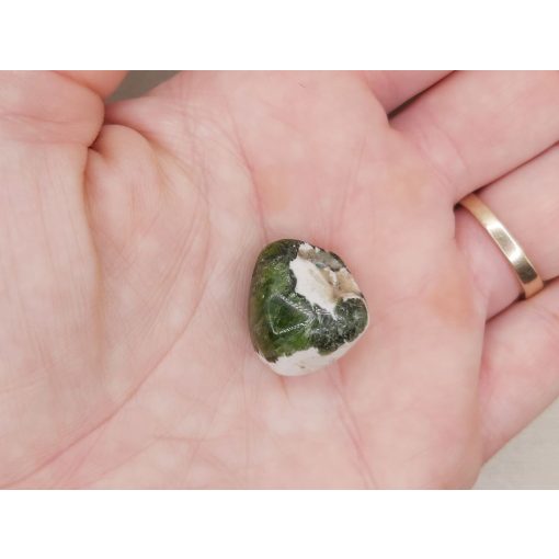 Krómdiopszid marokkő