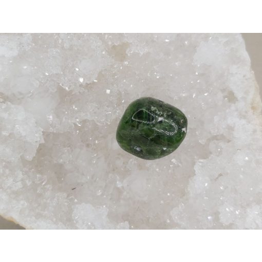 Krómdiopszid marokkő