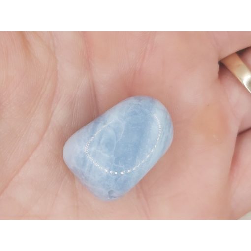 Kék opál marokkő közepes 