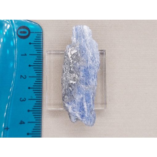 Kianit nyers kő kicsi