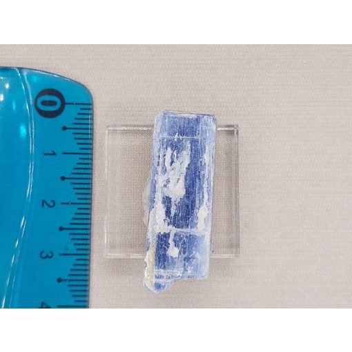 Kianit nyers kő kicsi