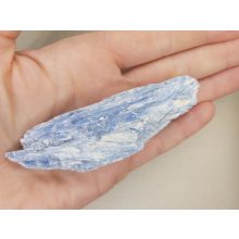 Kianit nyers kő közepes