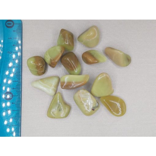 Kiwiopál marokkő pici véletlenszerűen