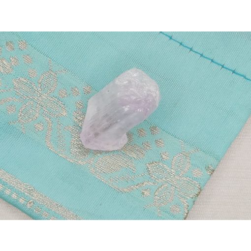 Kunzit marokkő nyers