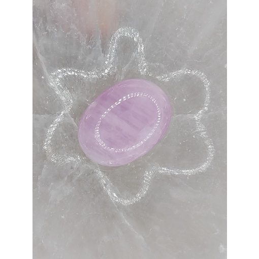 Kunzit marokkő lapos ovális