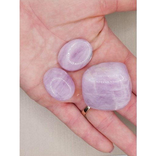 Kunzit marokkő lapos ovális