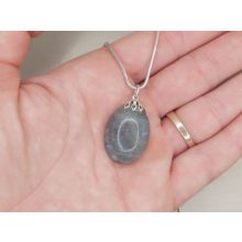 Labradorit medál kaboson 