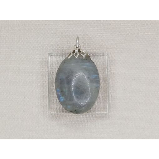 Labradorit medál kaboson 