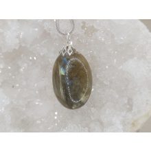 Labradorit medál kaboson 
