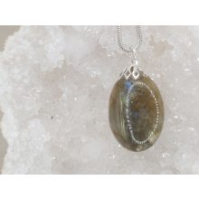 Labradorit medál kaboson 