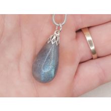 Labradorit medál kaboson 