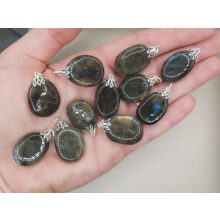 Labradorit medál lapos véletlenszerűen