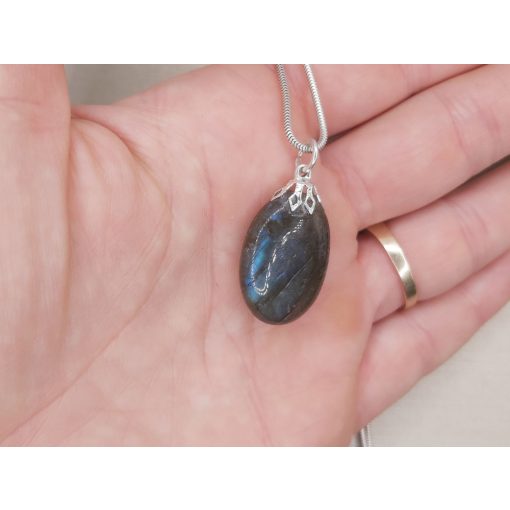 Labradorit medál lapos 