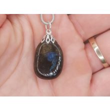 Labradorit medál lapos 