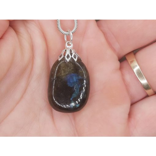 Labradorit medál lapos 