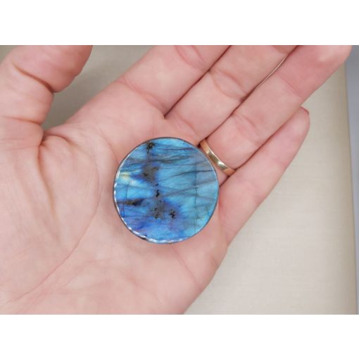 Labradorit marokkő nagy  fél gömb