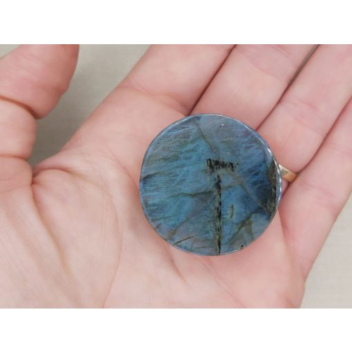 Labradorit marokkő nagy  fél gömb