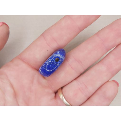 Lápisz lazurit fúrt kő