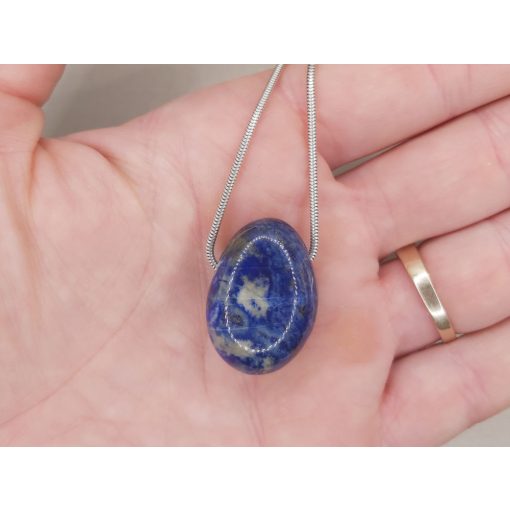 Lápisz lazurit fúrt kő