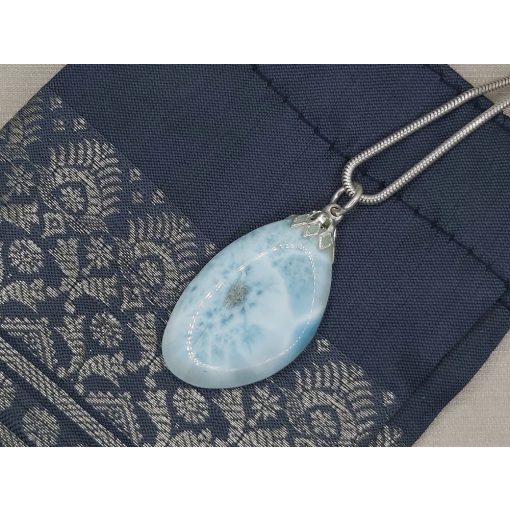 Larimár medál kaboson