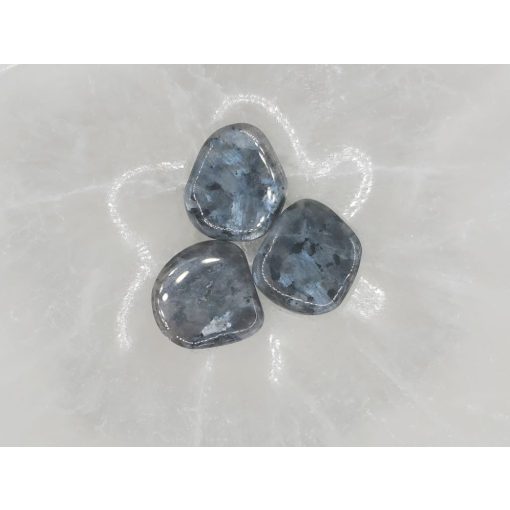 Larvikit marokkő pici véletlenszerűen