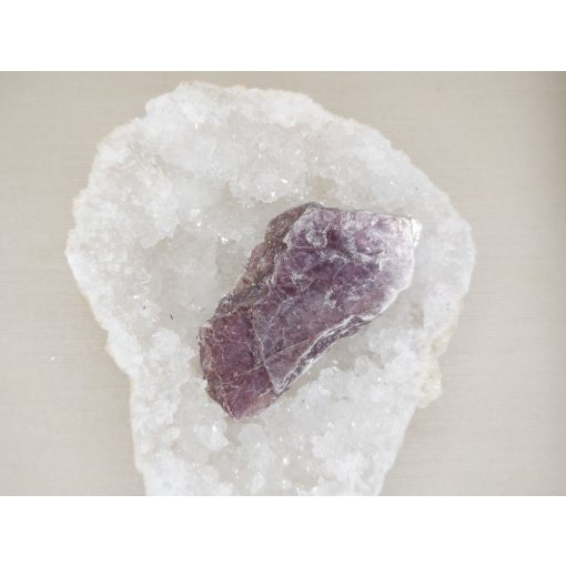 Lepidolit nyers kő közepes