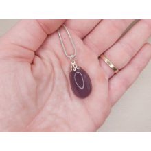 Lila kalcedon medál kaboson