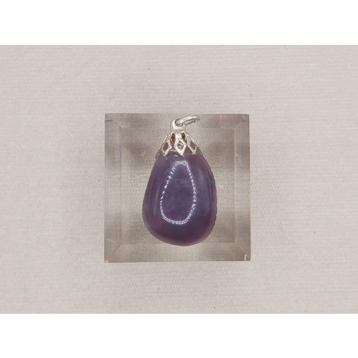 Lila kalcedon medál kaboson