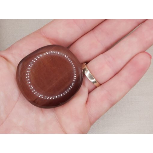 Macskaszem marokkő lapos