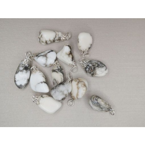 Magnezit medál véletlenszerűen