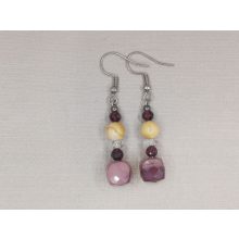 Mokkait formadíszített füli