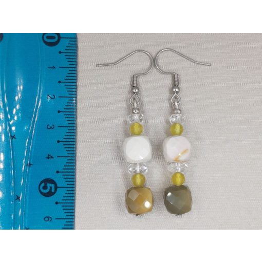 Mokkait formadíszített füli