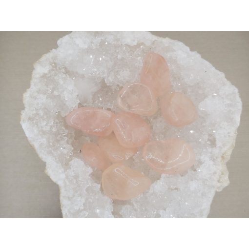 Morganit marokkő kicsi véletlenszerűen