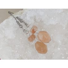 Napkő formadíszített füli