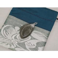 Arany Obszidián medál kaboson