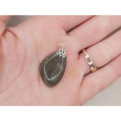 Arany Obszidián medál kaboson