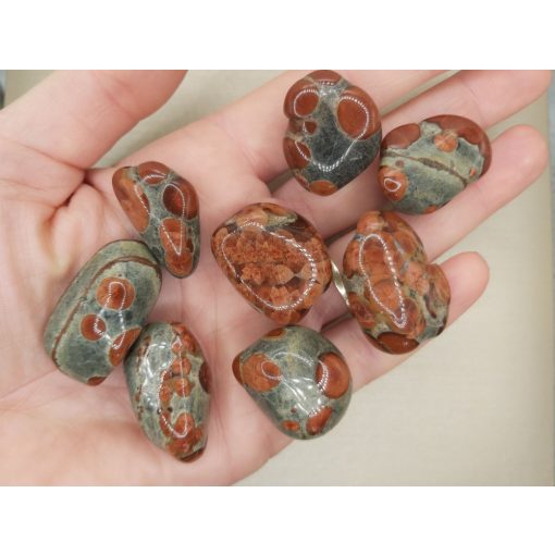 Mogyoró Obszidián marokkő véletlenszerűen