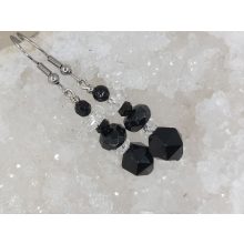 Onix formadíszített fülbevaló