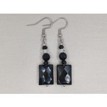 Onix formadíszített fülbevaló