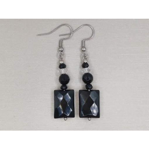 Onix formadíszített fülbevaló