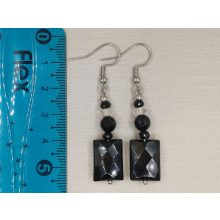 Onix formadíszített fülbevaló