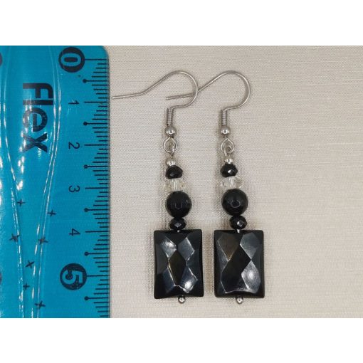 Onix formadíszített fülbevaló